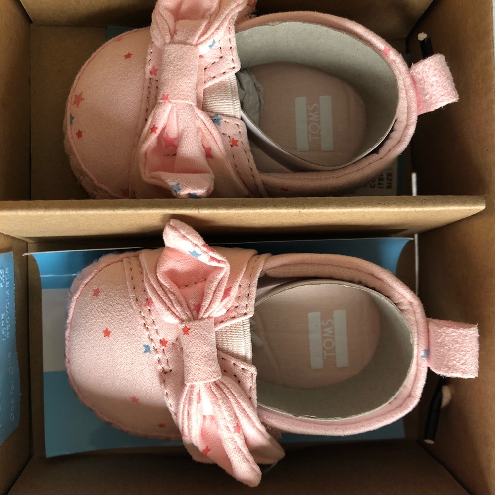 Toms crib shoes. Size 1. Brand new. Pink